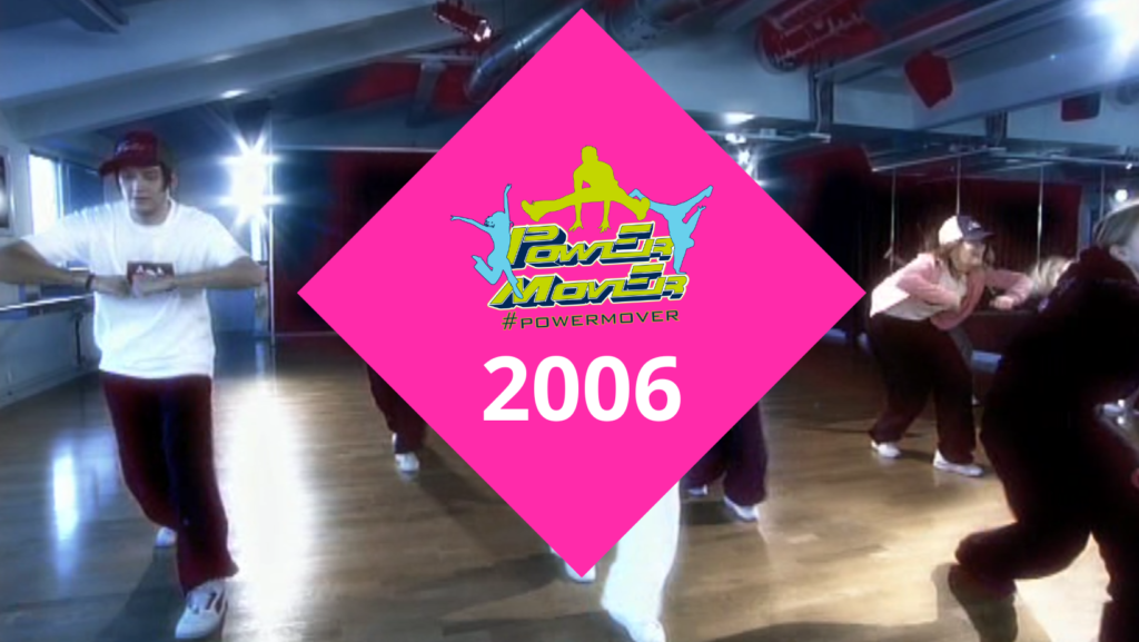 Kuvakaappaus vuoden 2022 videosta. Päällä pinkki neliö, jossa Power Mover logo sekä vuosiluku 2006.